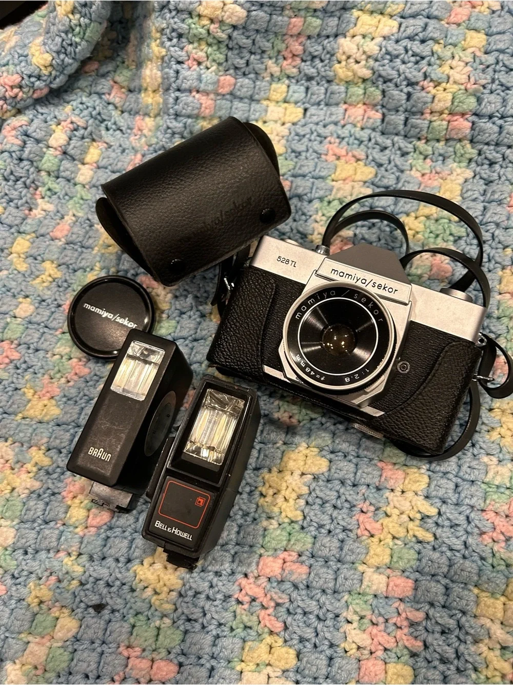 528TL 35mm Camera with Extra Lenses & Flashes - Black/Silver